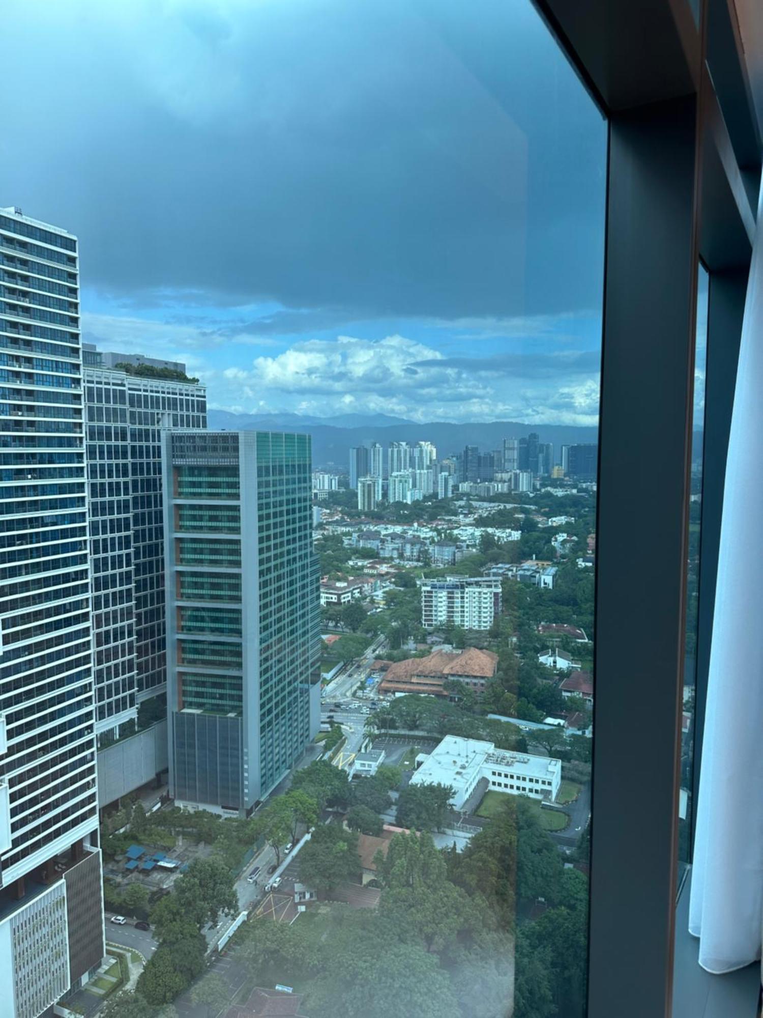 Luxury Suites At Eaton Klcc Куала-Лумпур Экстерьер фото